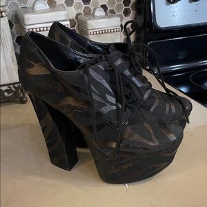 RFH zebra platform chunky ankle boots size 8.5